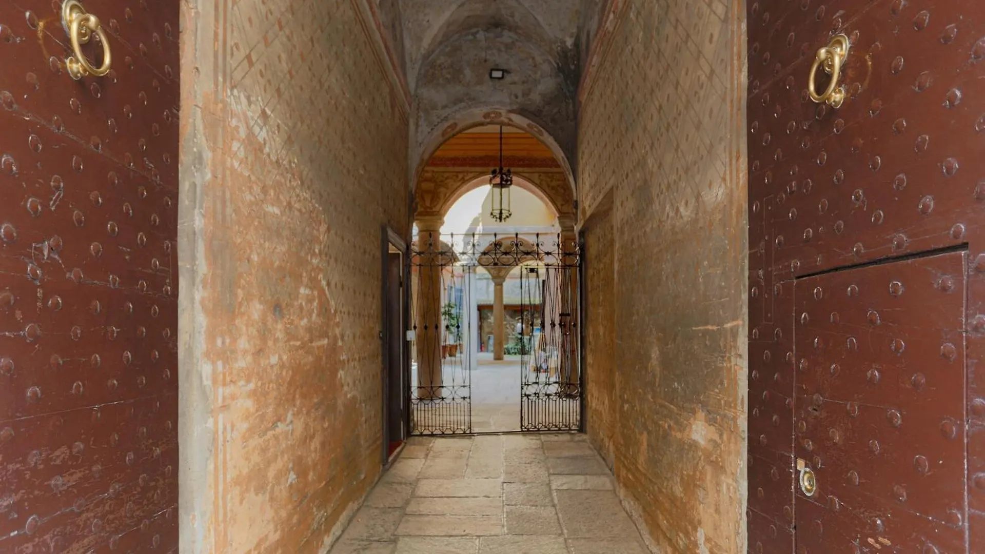 Tetodonpa - Suite Near Duomo Milaan