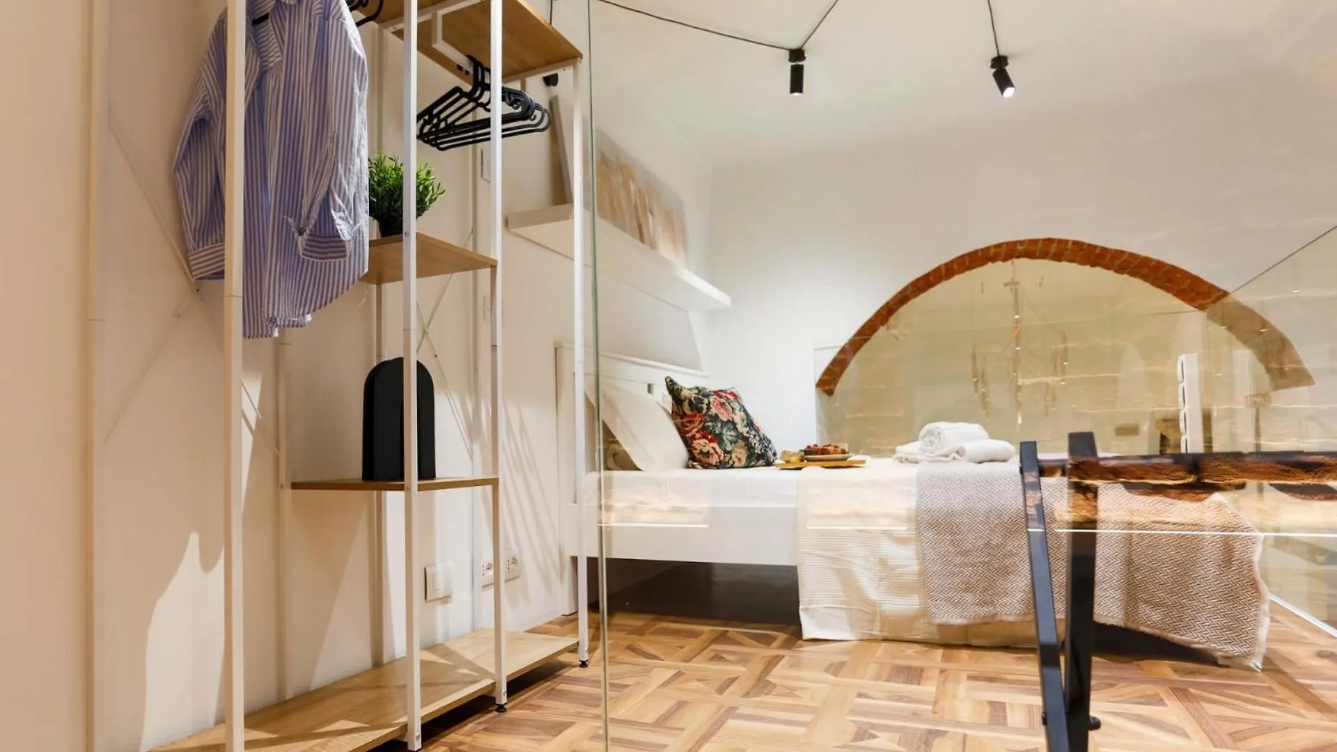 Tetodonpa - Suite Near Duomo Milano İtalya
